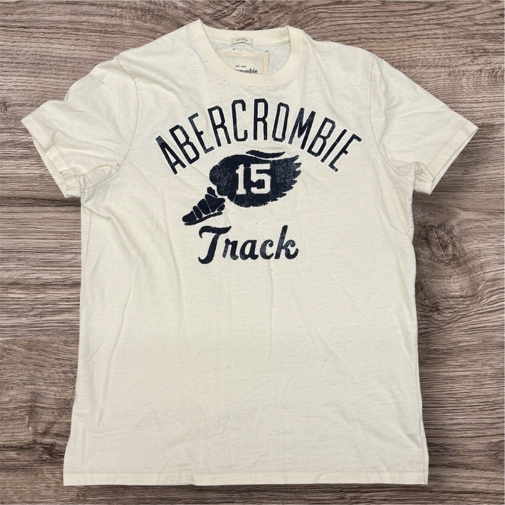 Abercrombie & Fitch Mens Muscle Large Fit Track 15 Graphic T-Shirt Cream
